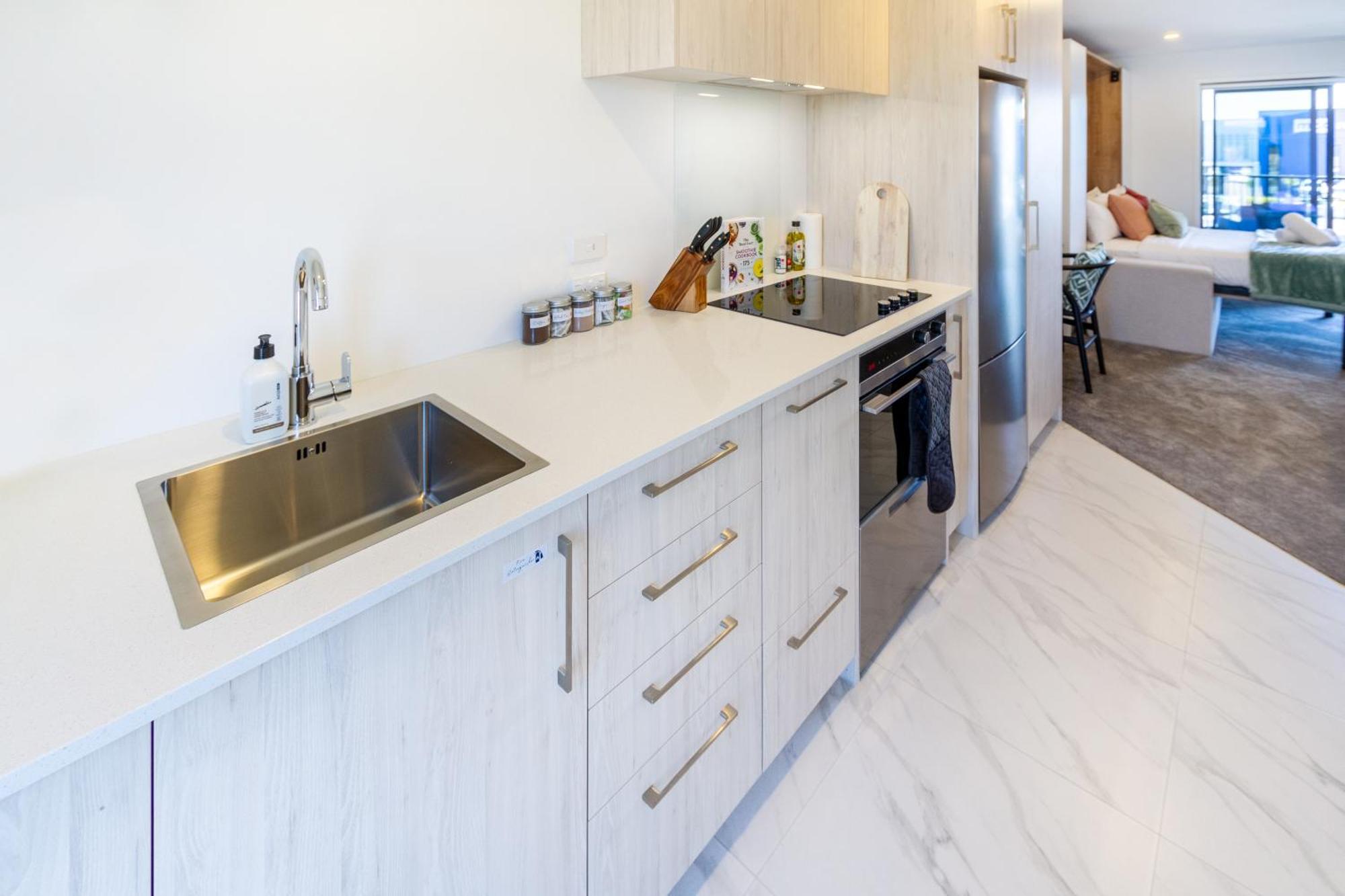 City Living: Upper Studio Haven On Wilmer Christchurch Eksteriør bilde