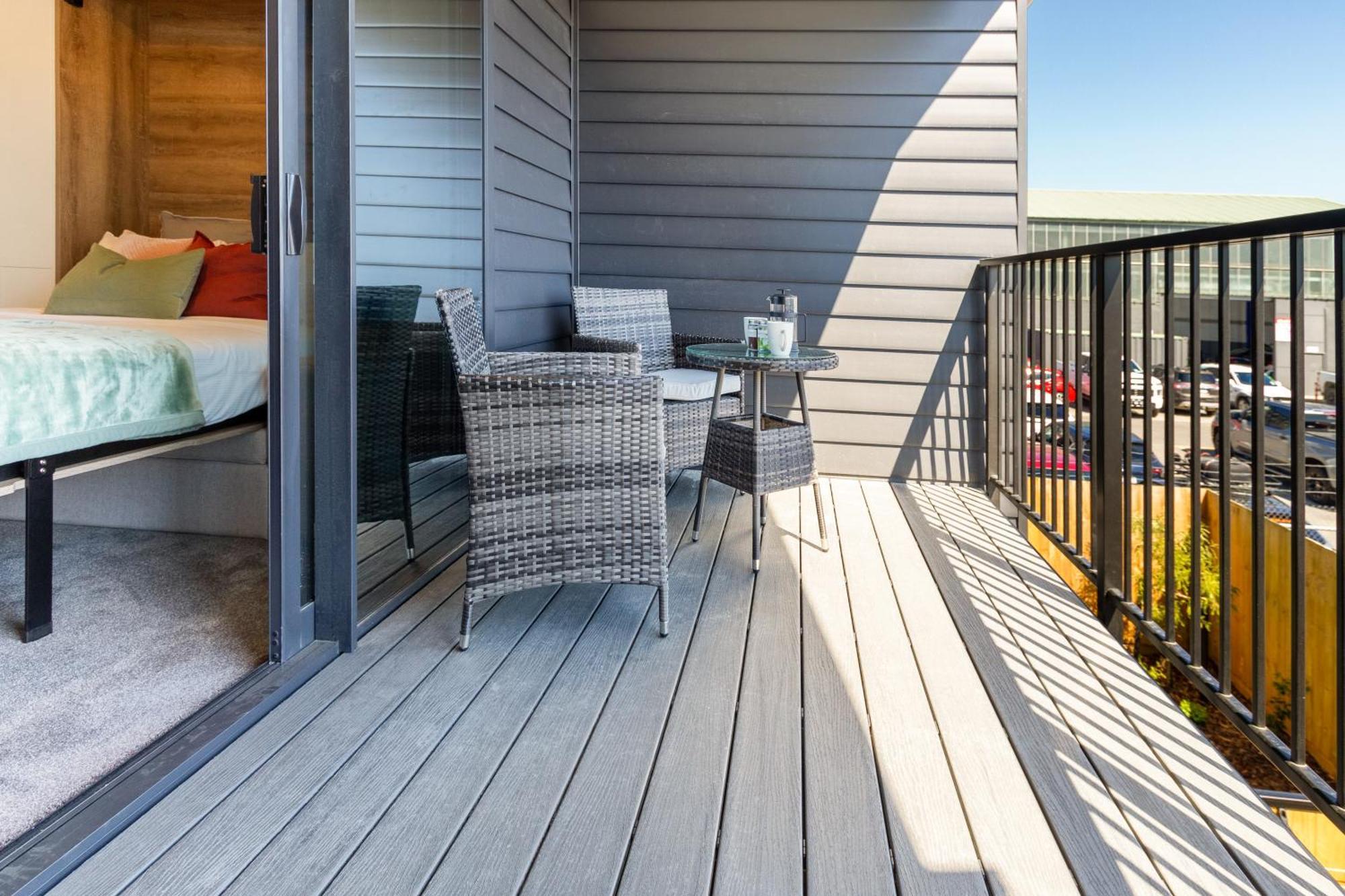 City Living: Upper Studio Haven On Wilmer Christchurch Eksteriør bilde