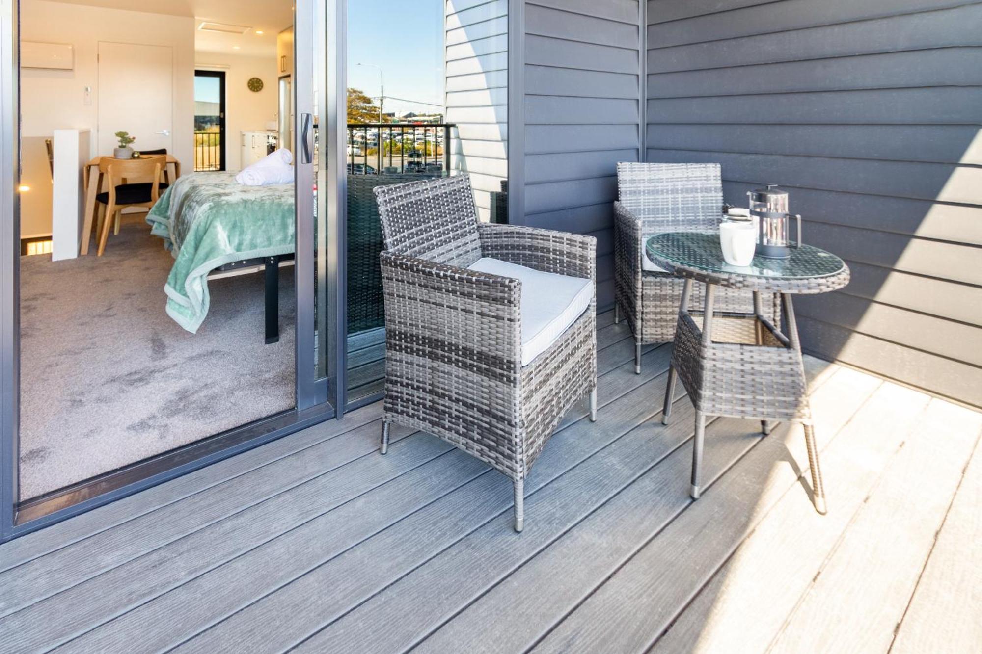 City Living: Upper Studio Haven On Wilmer Christchurch Eksteriør bilde