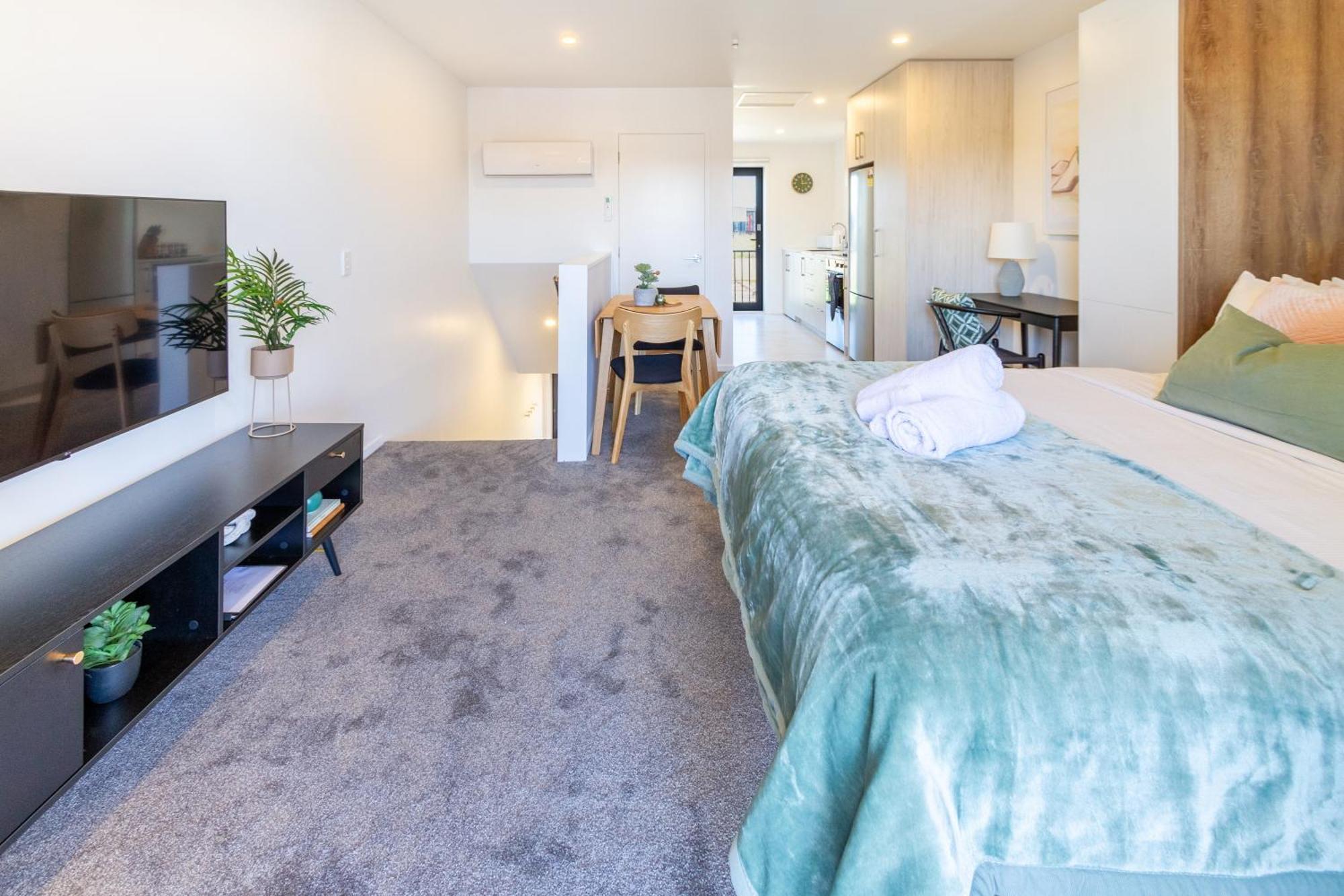 City Living: Upper Studio Haven On Wilmer Christchurch Eksteriør bilde